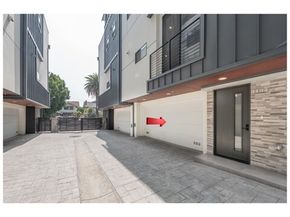 113 N Manhattan Place, Los Angeles CA 90004