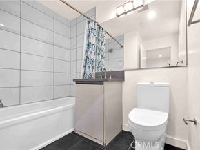 113 N Manhattan Place, Los Angeles CA 90004