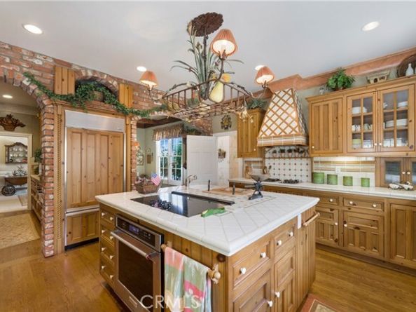 10821 Bronco Circle, Tustin CA 92705