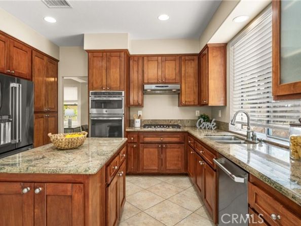 15 Coronado, Lake Forest (el Toro) CA 92610