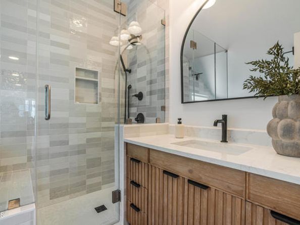11100 Hortense Street, Toluca Lake (los Angeles) CA 91602