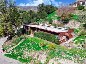 8939 Oswego Street, Sunland (los Angeles) CA 91040