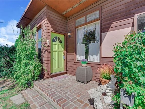 8939 Oswego Street, Sunland (los Angeles) CA 91040