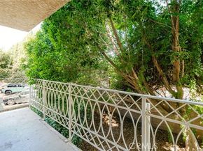19029 Nordhoff Street 108, Northridge (los Angeles) CA 91324