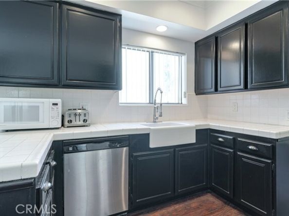 19029 Nordhoff Street 108, Northridge (los Angeles) CA 91324