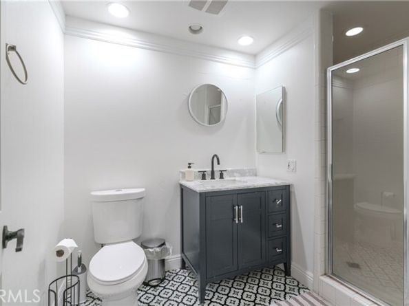 19029 Nordhoff Street 108, Northridge (los Angeles) CA 91324