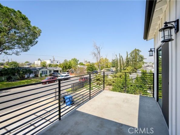 5826 Craner Avenue, North Hollywood (los Angeles) CA 91601