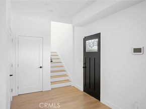 5826 Craner Avenue, North Hollywood (los Angeles) CA 91601