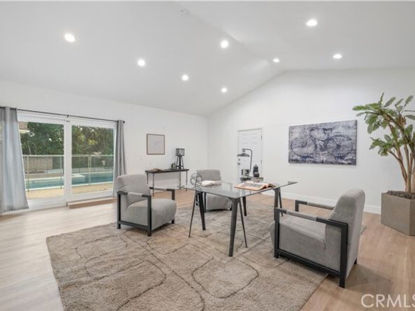 16711 Knollwood, Granada Hills (los Angeles) CA 91344