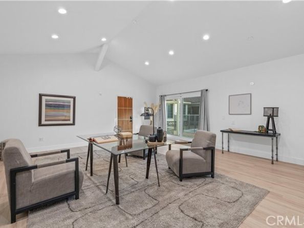 16711 Knollwood, Granada Hills (los Angeles) CA 91344