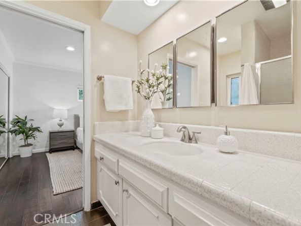 16711 Knollwood, Granada Hills (los Angeles) CA 91344