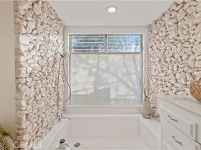 16711 Knollwood, Granada Hills (los Angeles) CA 91344