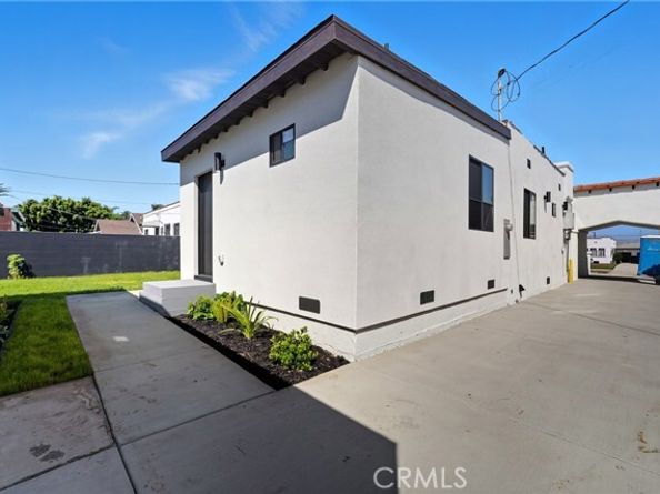 2228 W 73rd, Los Angeles CA 90043