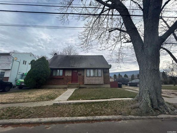 89 Sherman Avenue, Bethpage NY 11714