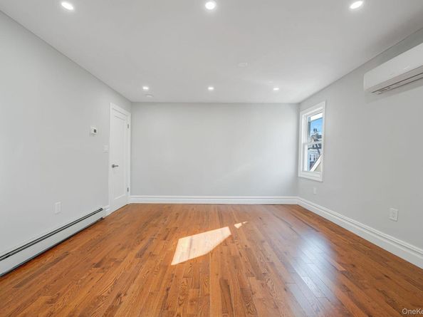 20 Colonial Road, Floral Park NY 11001