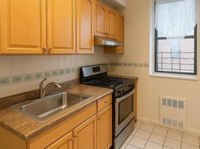 139-15 83 rd Ave 101, Briarwood NY 11435