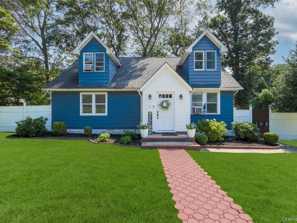 7 Hazel Street, Rocky Point NY 11778
