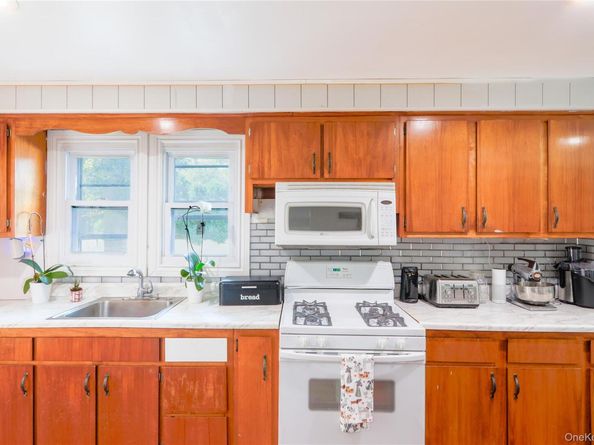 7 Hazel Street, Rocky Point NY 11778