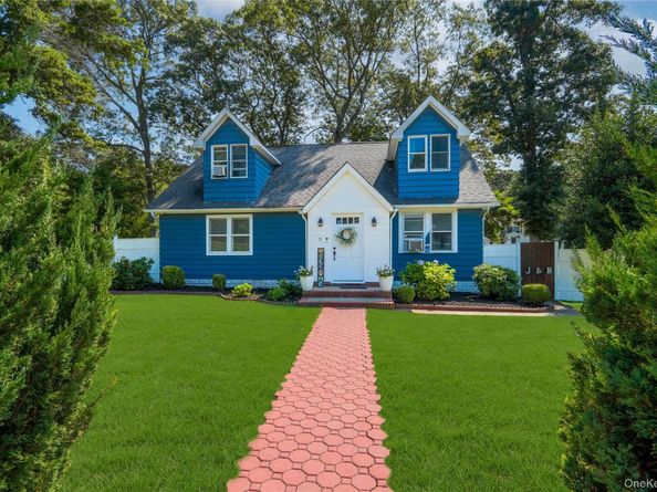 7 Hazel Street, Rocky Point NY 11778