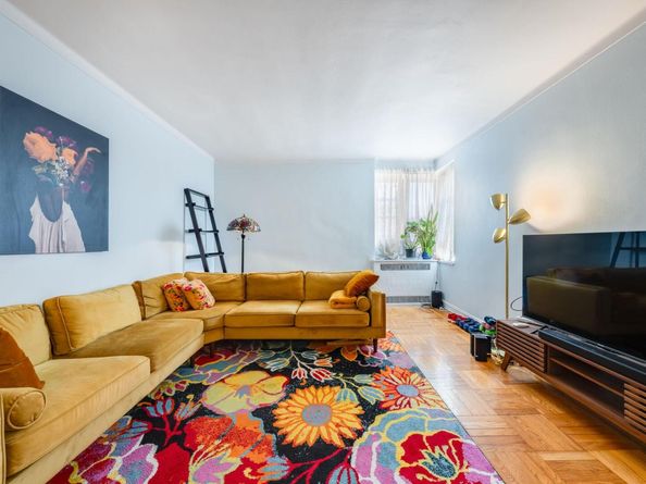 84-49 168th Street 6L, Jamaica Hills NY 11432