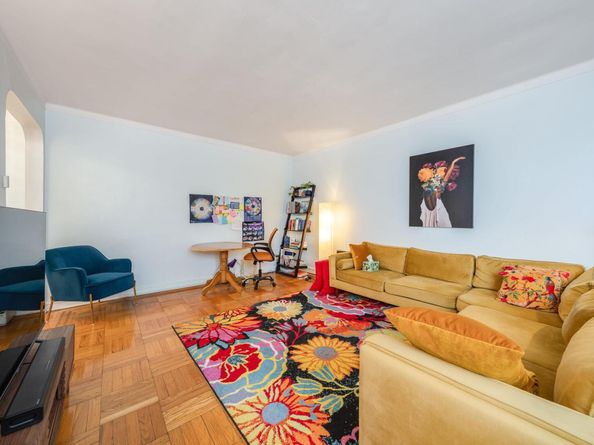 84-49 168th Street 6L, Jamaica Hills NY 11432