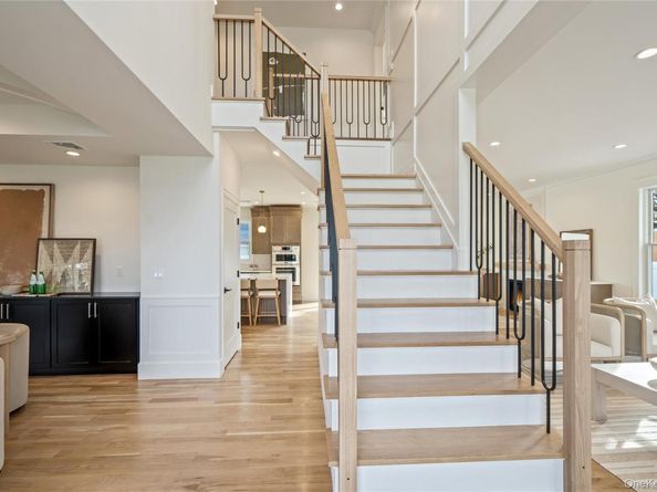 45 Mist Lane, Westbury NY 11590