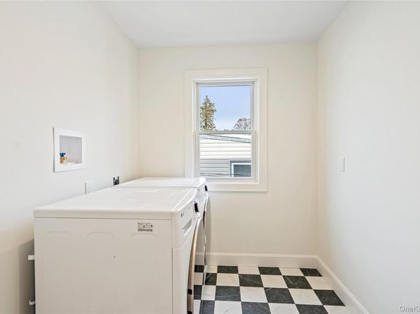 45 Mist Lane, Westbury NY 11590