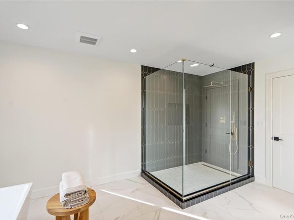 45 Mist Lane, Westbury NY 11590