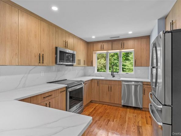 10 Barnes Lane, Chappaqua NY 10514
