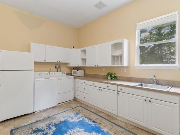 3 Heidi Lane, Mount Sinai NY 11766