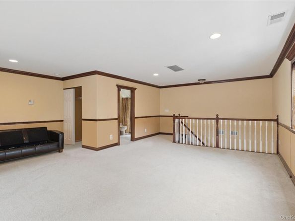 3 Heidi Lane, Mount Sinai NY 11766