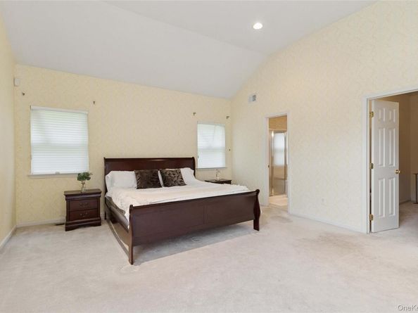 3 Heidi Lane, Mount Sinai NY 11766