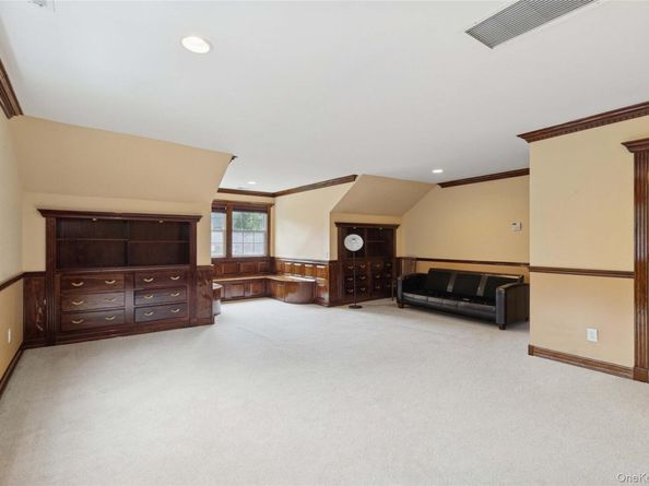 3 Heidi Lane, Mount Sinai NY 11766