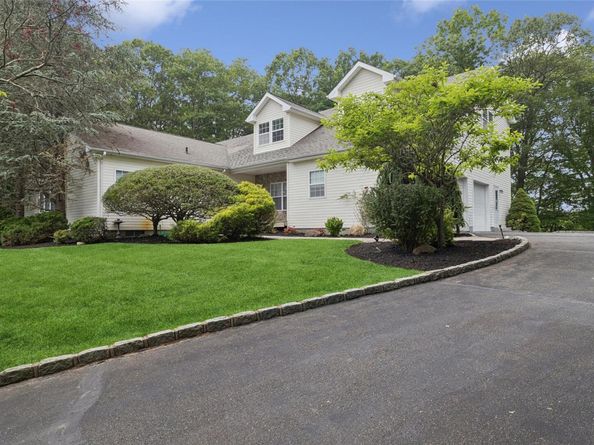 3 Heidi Lane, Mount Sinai NY 11766