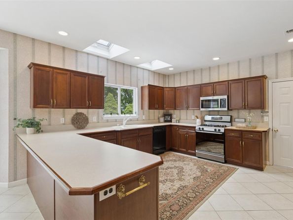 3 Heidi Lane, Mount Sinai NY 11766