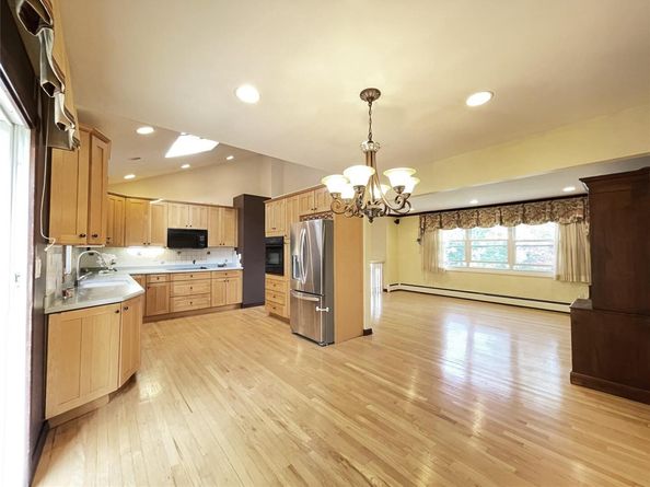 9 Grossman Street, Melville NY 11747