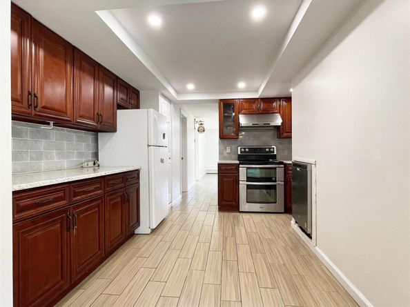 9 Grossman Street, Melville NY 11747