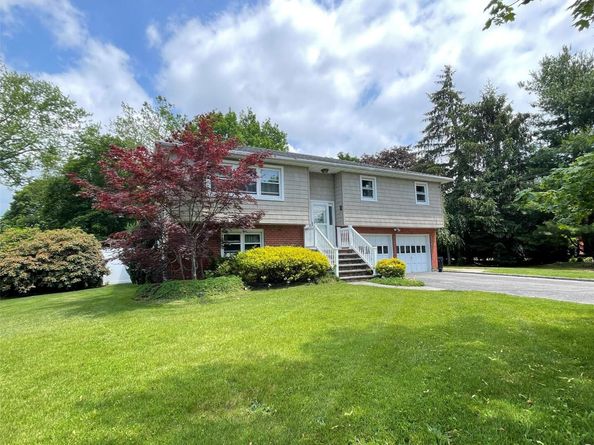 9 Grossman Street, Melville NY 11747