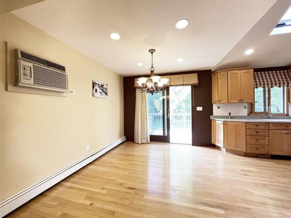 9 Grossman Street, Melville NY 11747