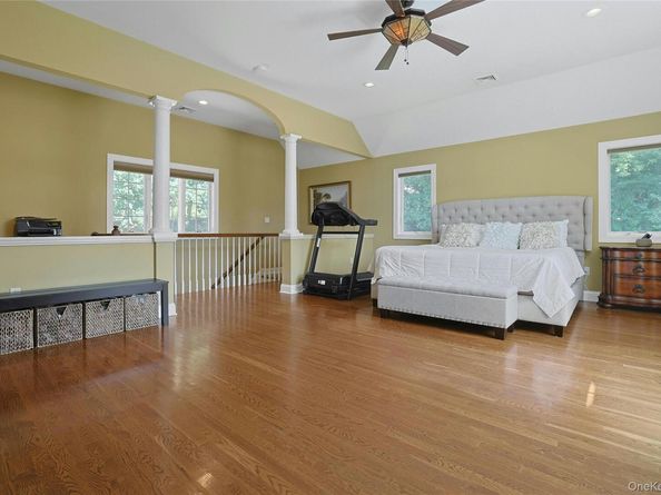 138 Whittier Drive, Thornwood NY 10594