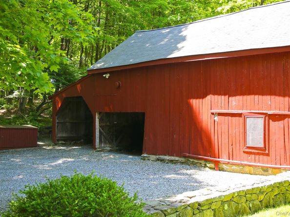 242 Smith Ridge Road, South Salem NY 10590