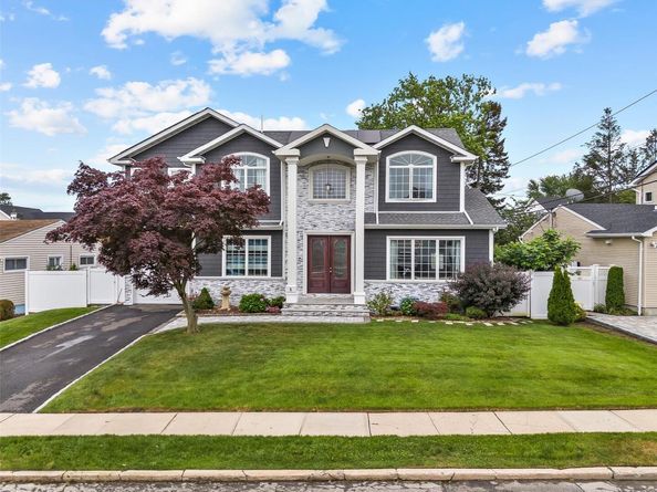 5 Vera Avenue, Plainview NY 11803