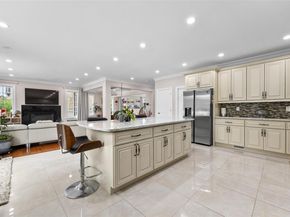 5 Vera Avenue, Plainview NY 11803