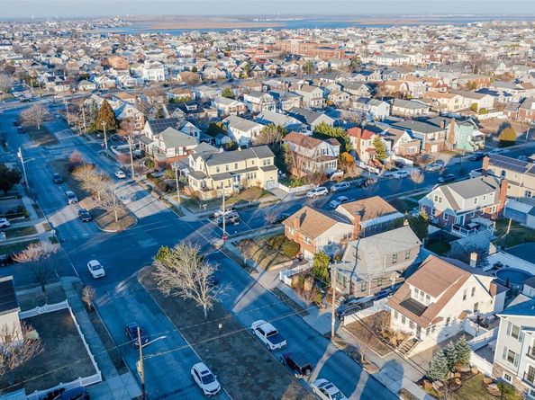 208 Franklin Boulevard, Long Beach NY 11561