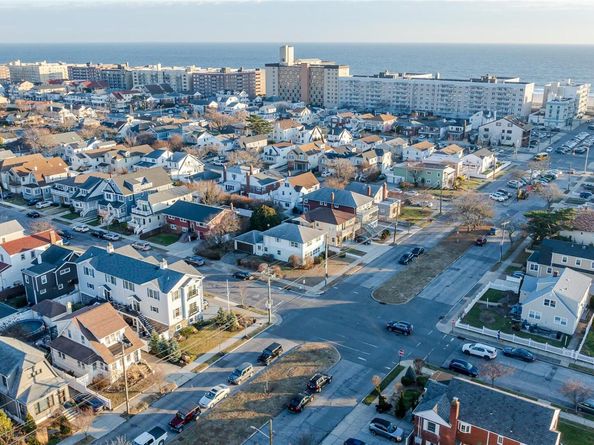 208 Franklin Boulevard, Long Beach NY 11561