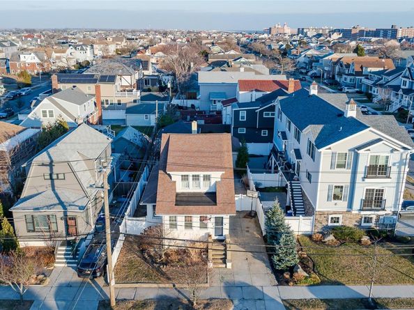 208 Franklin Boulevard, Long Beach NY 11561