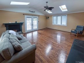 9 Reinhart Court, Melville NY 11747