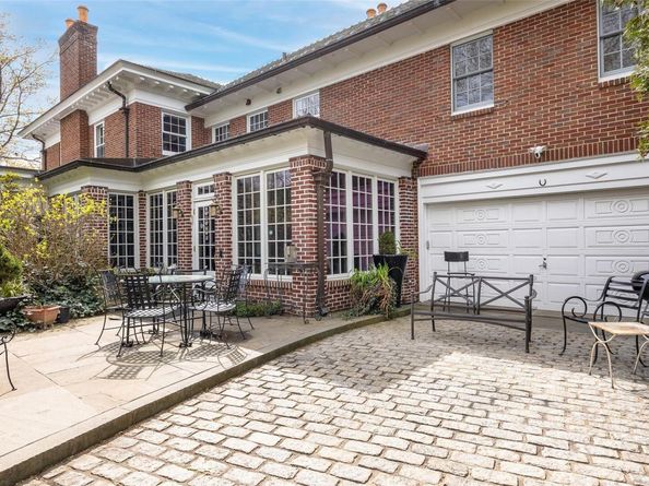 127 #1 Beverly Road, Douglaston NY 11363