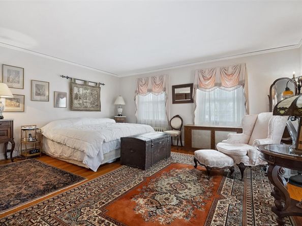 127 #1 Beverly Road, Douglaston NY 11363