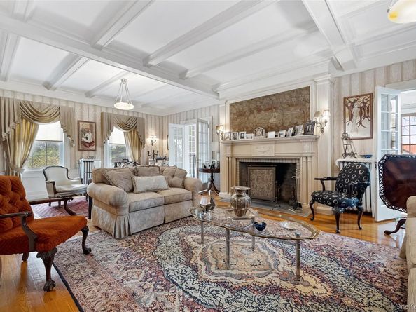 127 #1 Beverly Road, Douglaston NY 11363